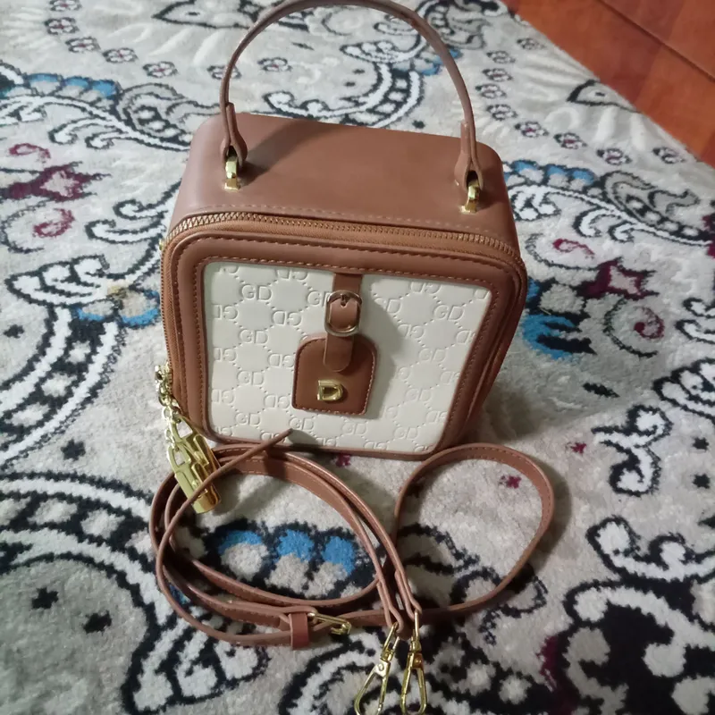 ayollar sumkasi