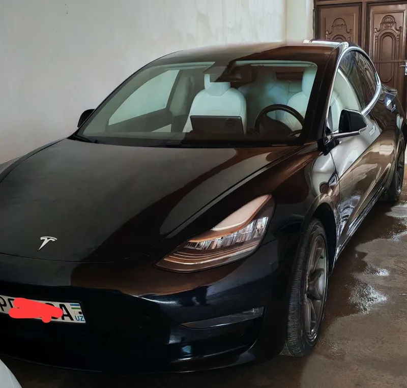 Tesla model 3 holati ideal — фото 4