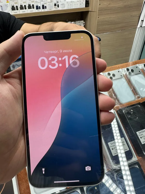 apple ayfon 13 3