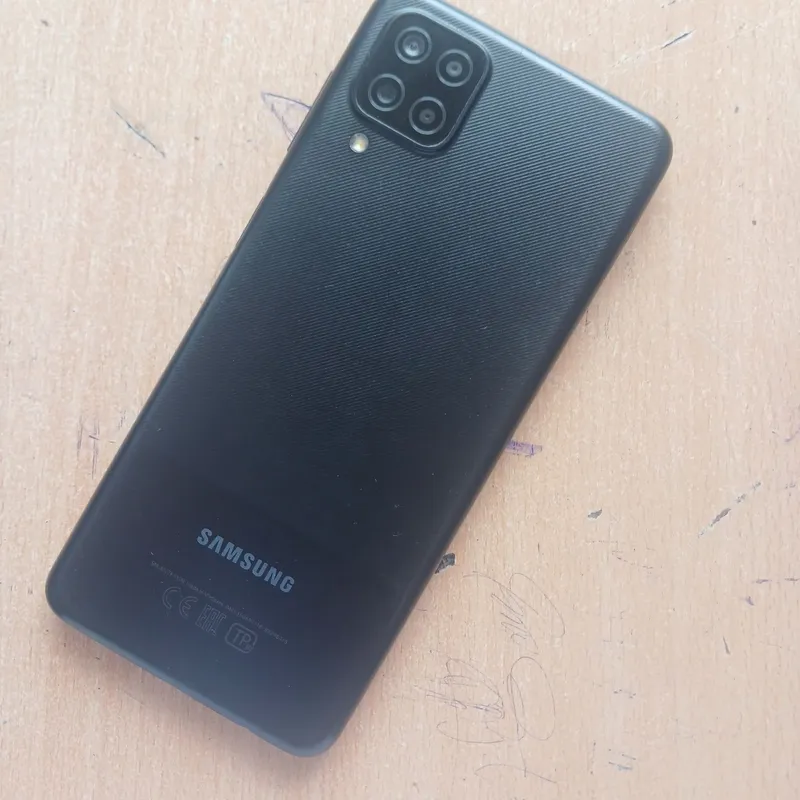 Samsung A12 ideal
