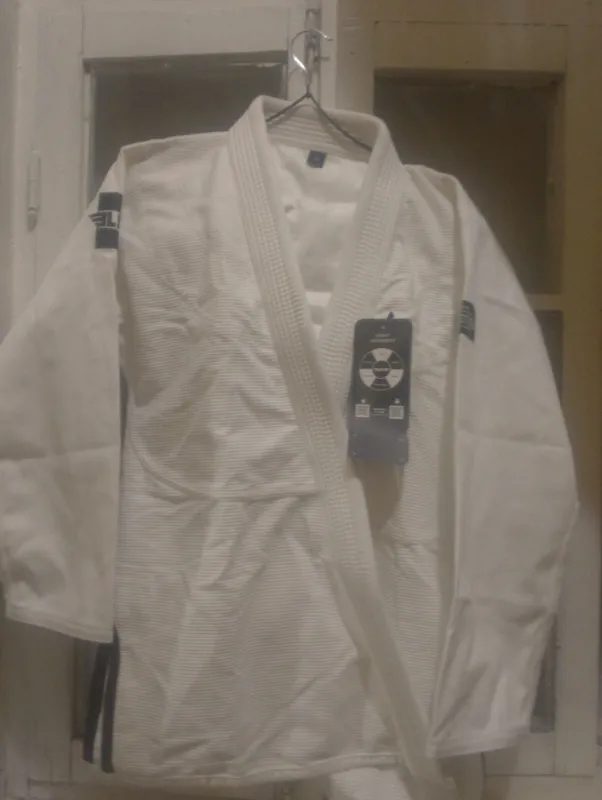 karate kiyim zakaz yangi Amerikan original