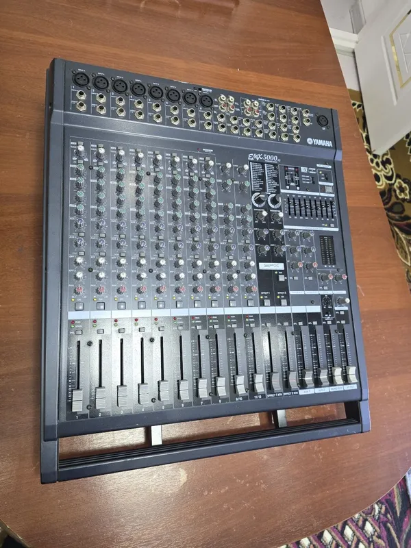 Yamaha emx 5000 sotiladi, xech qanaqa aybi yuq, chetdan kelgan — фото 2