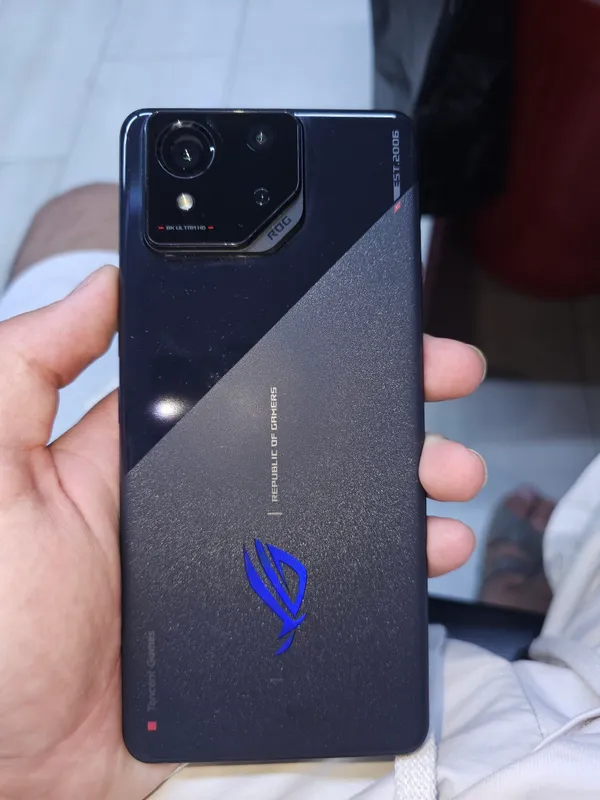 Asus ROG Phone 8