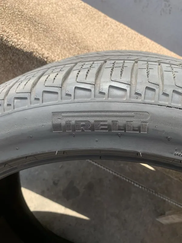 Pirelli 285/40/23 orginal 2