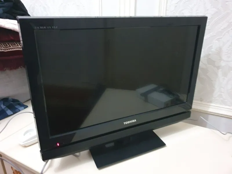Televizor 24 Toshiba есть царапины