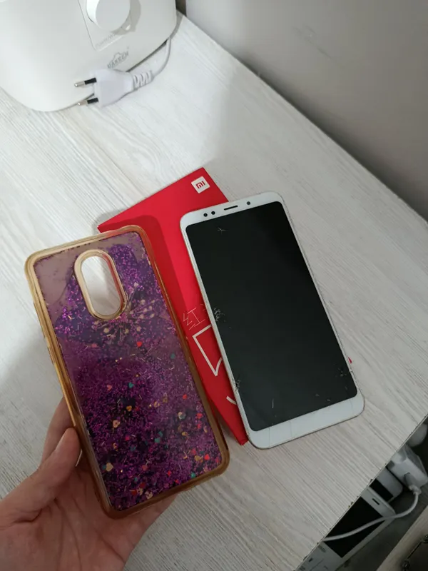 redmi 5plus: коробка документ есть, чехол с собой