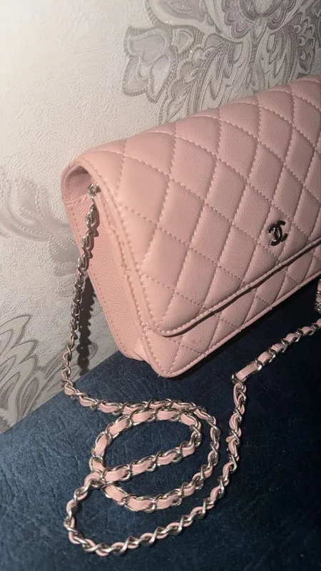 Нежная розовая сумка от бренда Chanel — фото 1