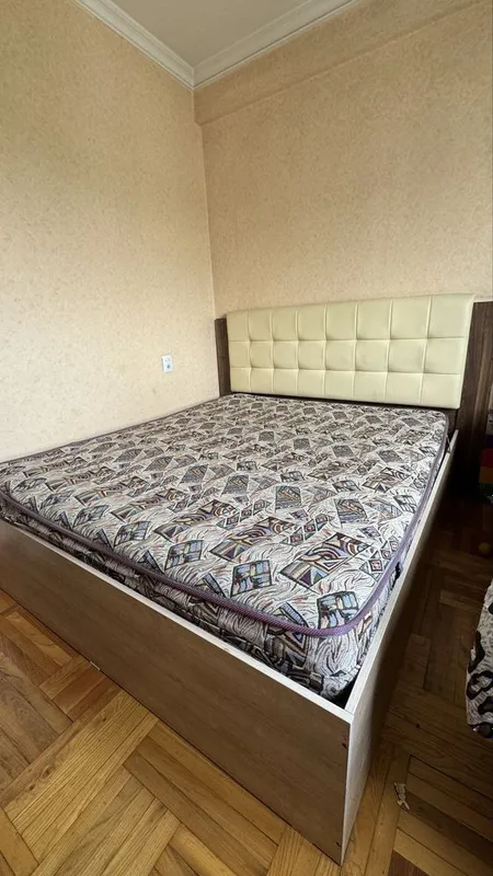 Кровать без матраса 160х180