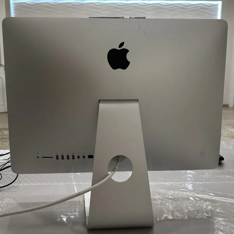 iMac 21.5 inch late 2015 — фото 1