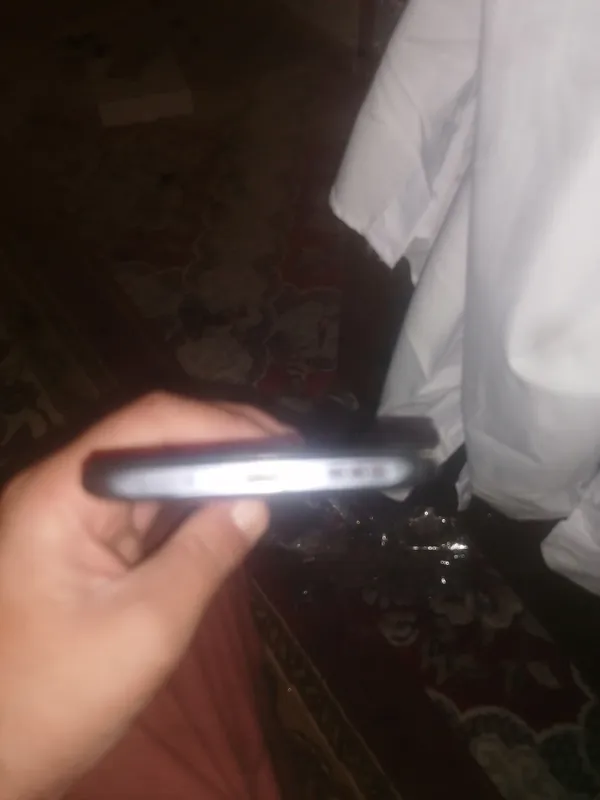 telefon zo'r sal batareykasi shishgan qo'ygani zor 1