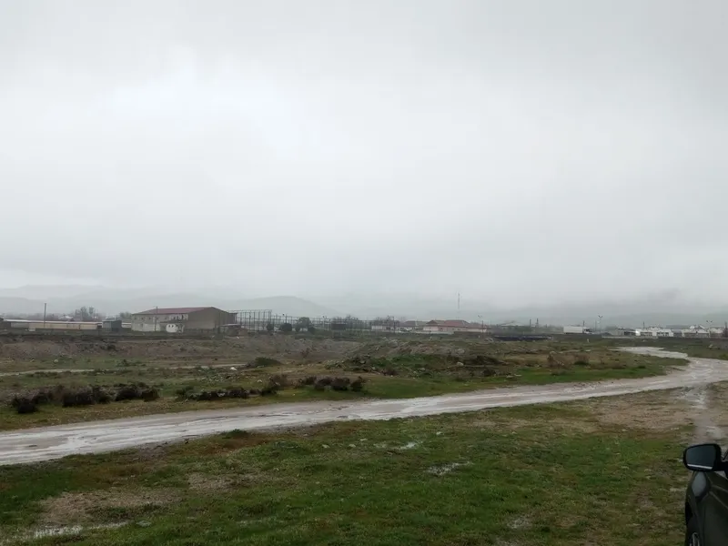 Uy va yer uchastkasi sotiladi. 6