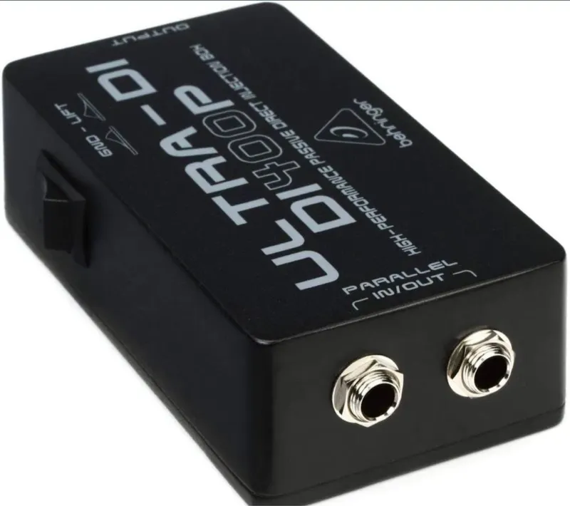 Директ-бокса Behringer DI400P ULTRA-DI 4