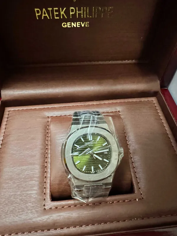 Часы Patek Philippe Nautilus Limited Edition — фото 1