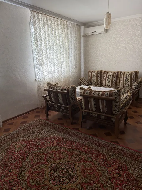 Аренда .Академ городок 3 ком 90. Квадрат 1