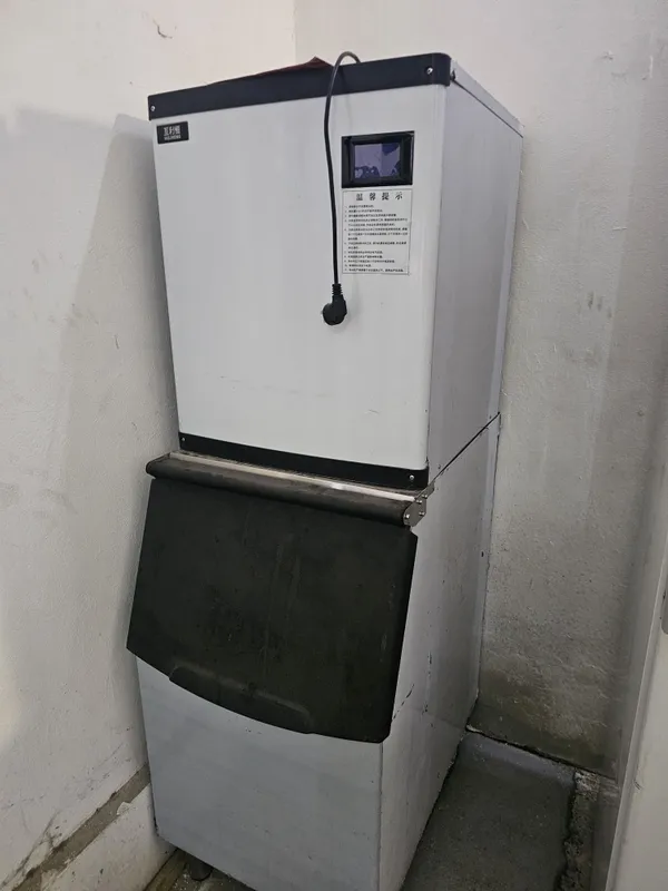 Loda ginirator 50 kg lik yangi 220v Loda ginirator 50 kg lik yangi 220v