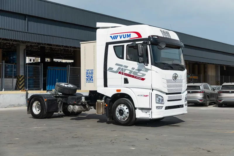 Седельный тягач FAW JH6-430 4x2 CNG (пневмоподвеска) в наличии! 1