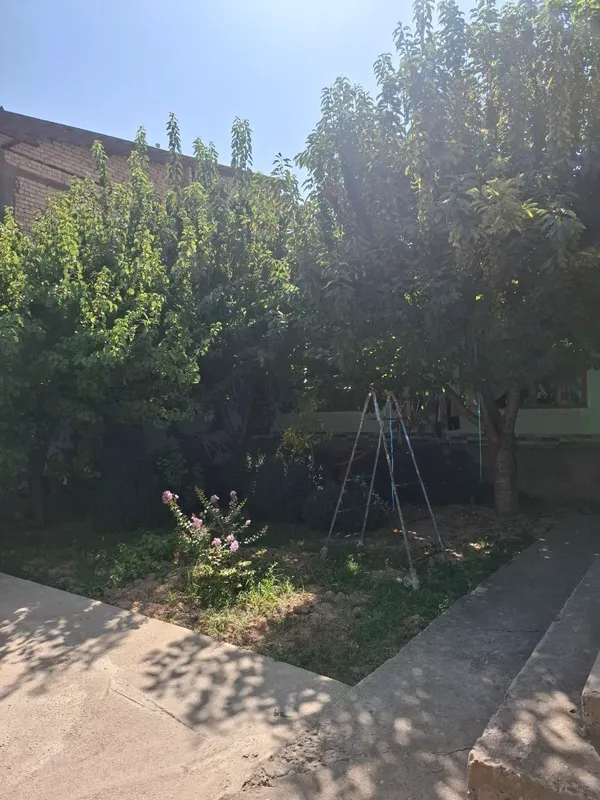Hovli sotiladi 8