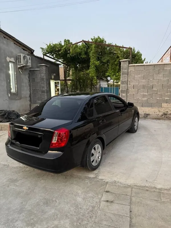 Chevrolet jentra 3
