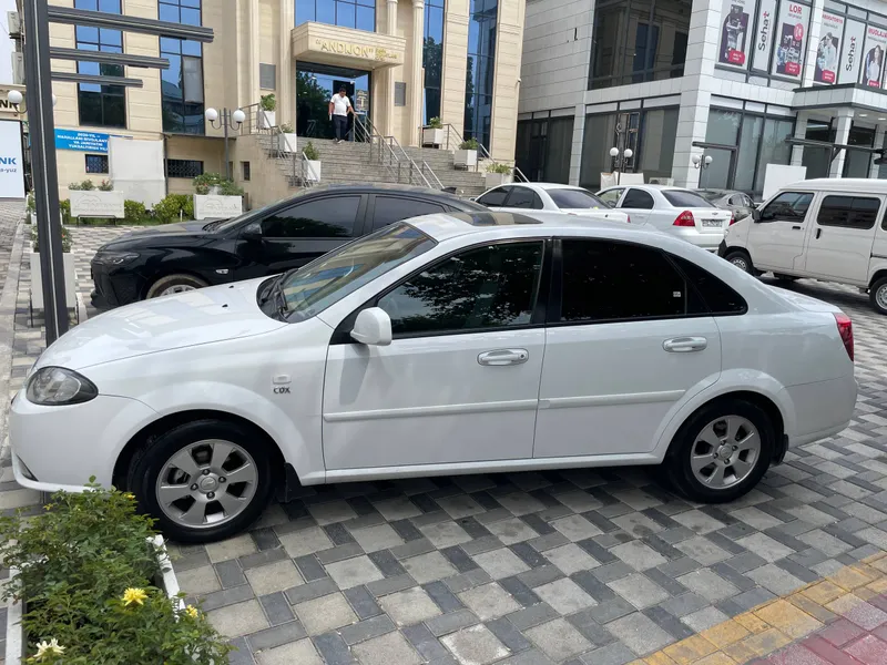 Метан-бензин, 3-позиция, Автомат, 84,000 км, Белый — фото 1