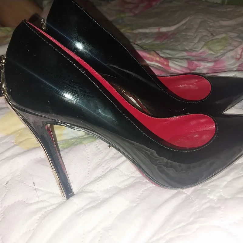 LOUBOUTIN 2