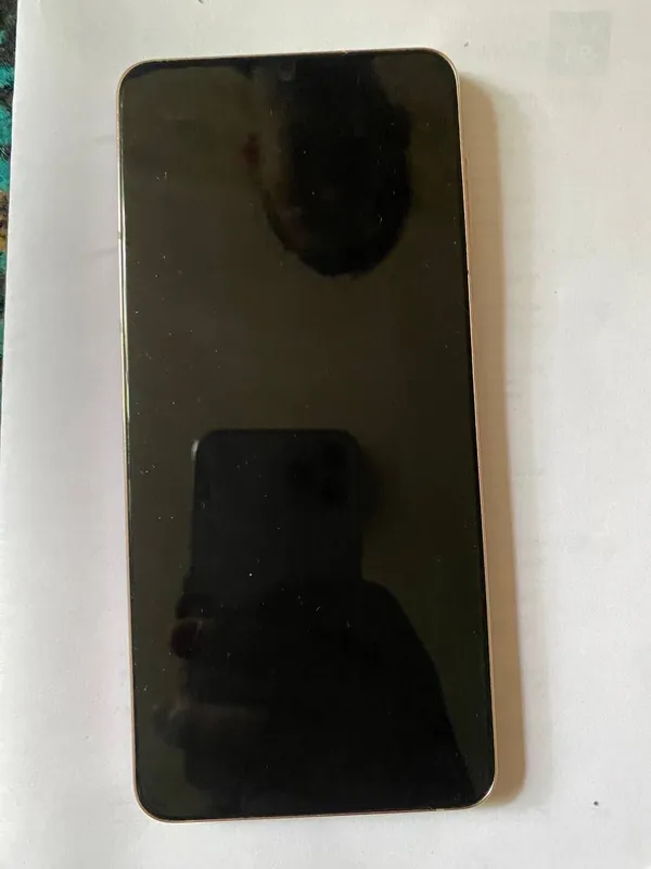 samsung S 21+ 4