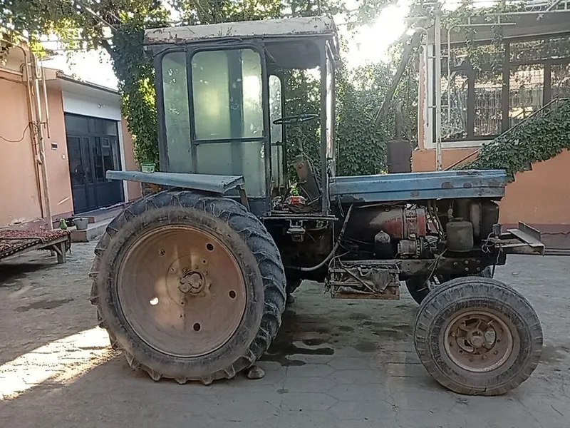 Traktor T28 sotiladi 1 Traktor T28 sotiladi 1