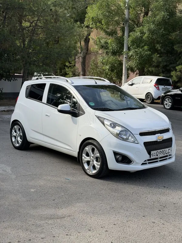 Спарк Spark Avtomat 2022 yil Oq rang 2