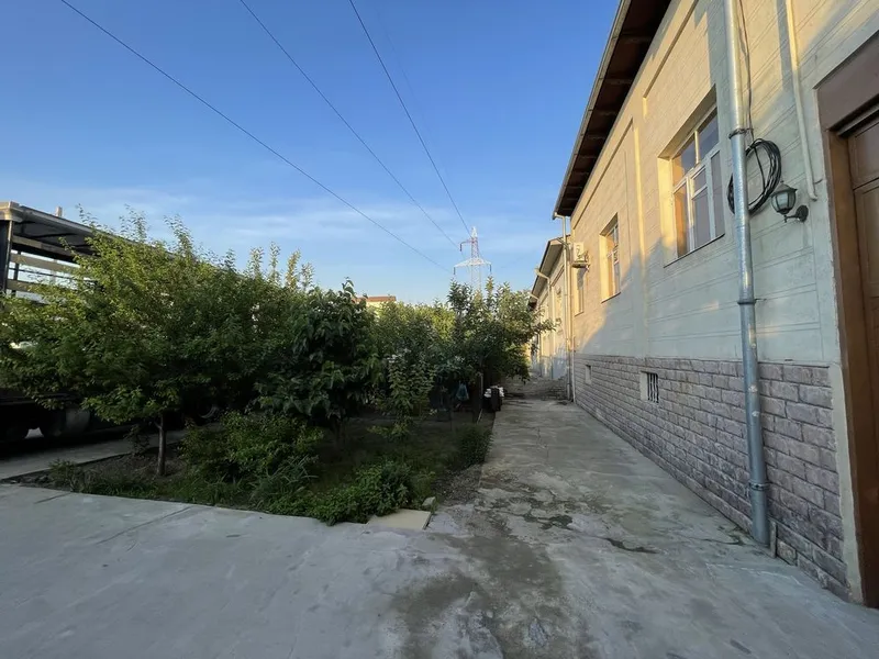 Hovli uchastka sotiladi 7sotx 2