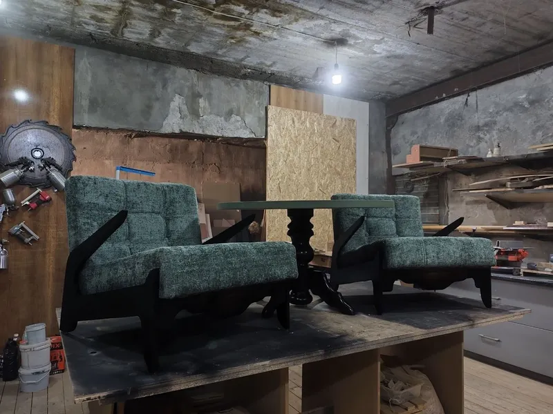 Продаётся кресла и стол