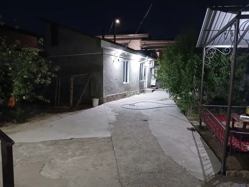 Sebzor yaqinida hovli sotiladi 4 Sebzor yaqinida hovli sotiladi 4