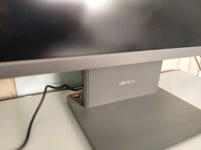 Lenovo IdeaCentre 27 | Ryzen 5 8645HS | 16GB DDR5 | 1TB SSD 1 Lenovo IdeaCentre 27 | Ryzen 5 8645HS | 16GB DDR5 | 1TB SSD 1