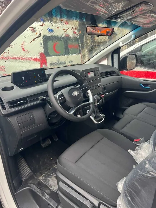 Hyundai Staria Ambulance — фото 1