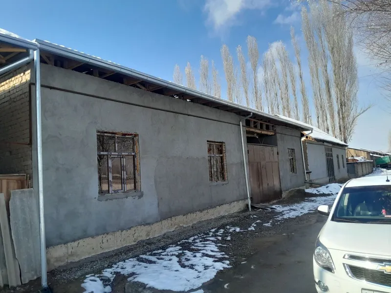 Uy sotiladi Yuqorichirchiq tumani qorasuv yahshi xonadon sevet gaz dgf 4