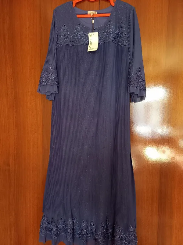 kiyilgan kiyilmagan kiyimla 200- 300 mingdan