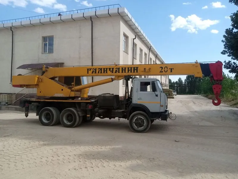 Автокран 20 тонна сотилади 2