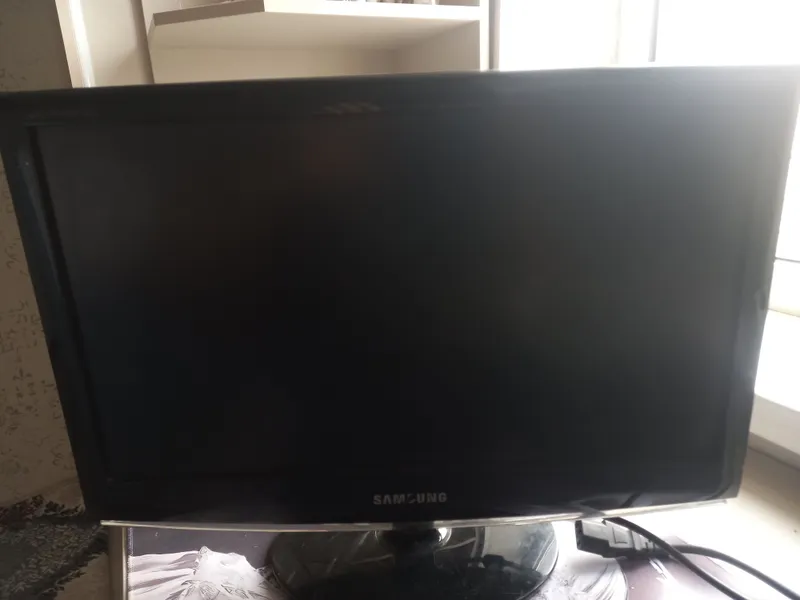 Samsungdan manitor 19dyum 60 hz isleydi — фото 1
