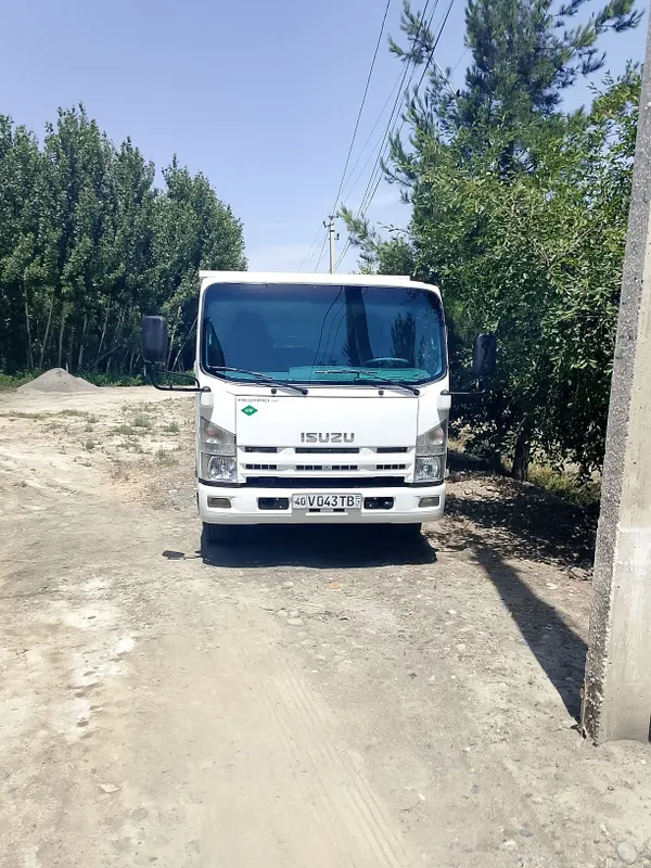 ISUZU sotiladi yili 2011 3 ISUZU sotiladi yili 2011 3
