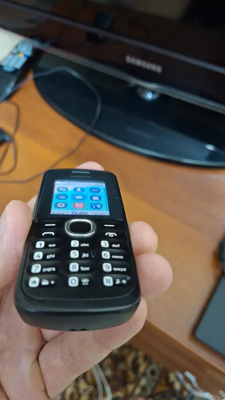 Nokia 100 в хорошем состоянии — фото 2