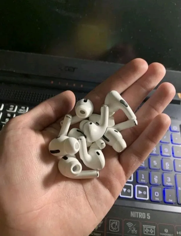 Apple AirPods Pro  Левый Правый Наушник