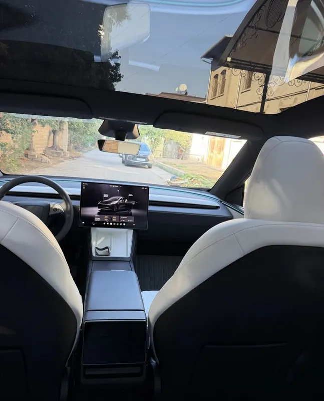 Tesla Model Y Juniper RWD Premium 2026-26 3 Tesla Model Y Juniper RWD Premium 2026-26 3