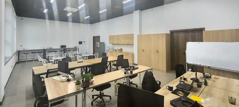 PLATINUM Business Center - Офис 99,95м² — 1 этаж 7
