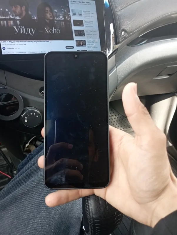 Samsung A17 6/128 holati zor korobkasi yoq o'rniga kopiya beraman