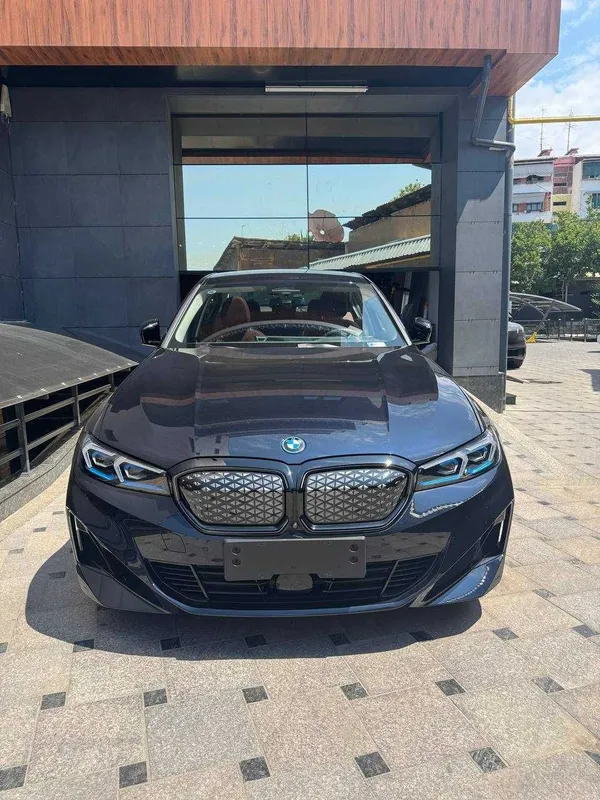 BMW I3 eDrive 40L 5 BMW I3 eDrive 40L 5