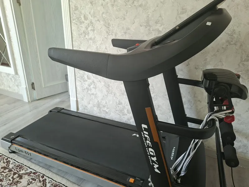 Беговая дорожка Life Gym LGM-601 — фото 2