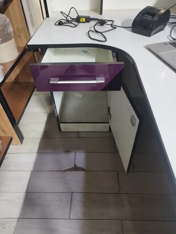 Bar sotiladi oq qora 2sm ga 120 sm eni 70 sm 3