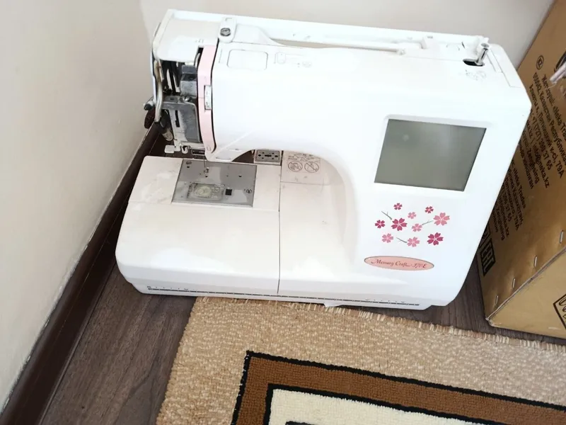 Janome Memory Craft 9700 kompyuterli tikuv va kashta mashinasi