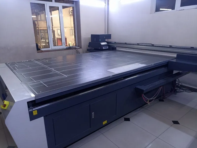 УФ принтер,Uv printer ( planshetniy sotiladi) Yuzasi tekis hamma na