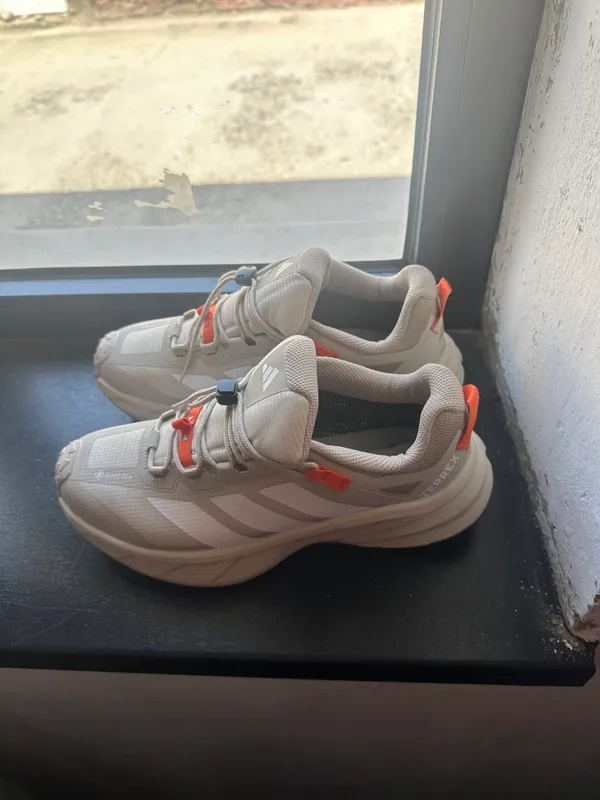 Adidas krasofka arginal 1450000–122$ 3