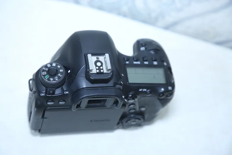 Canon eos 6D mark 2 sotiladi chetdan kelgan 6