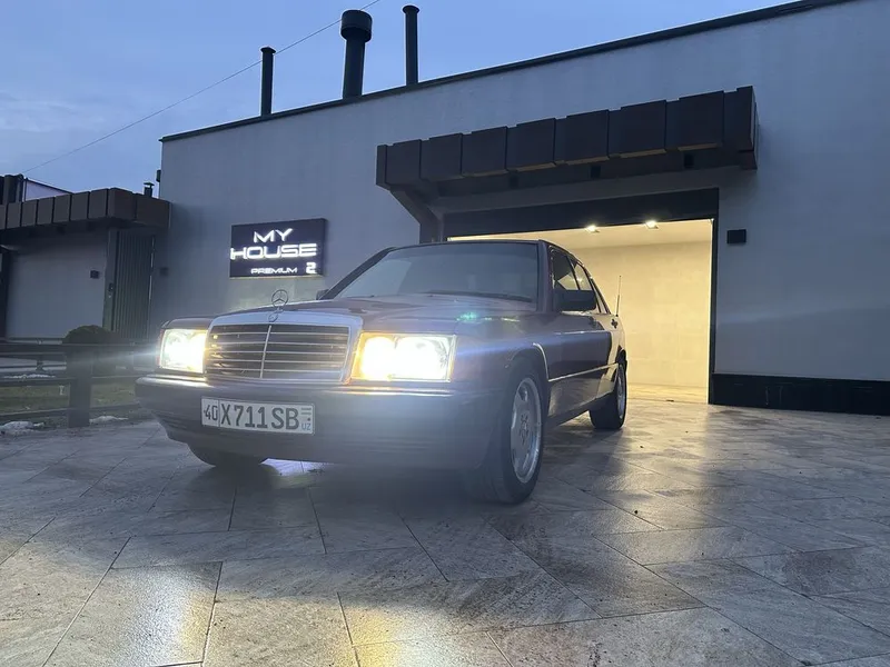 Mercedes Benz 190 W201